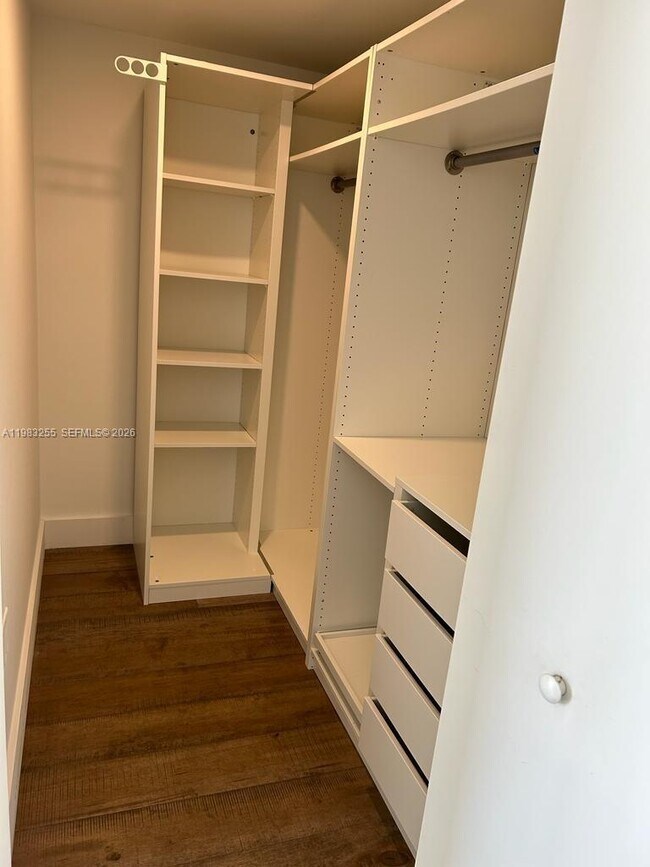 Building Photo - 13800 Highland Dr