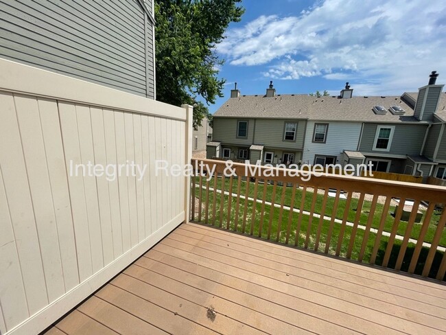 Building Photo - 1811 S Quebec Way