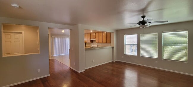 Building Photo - Executive Living Don't Miss Out 4 bdrm