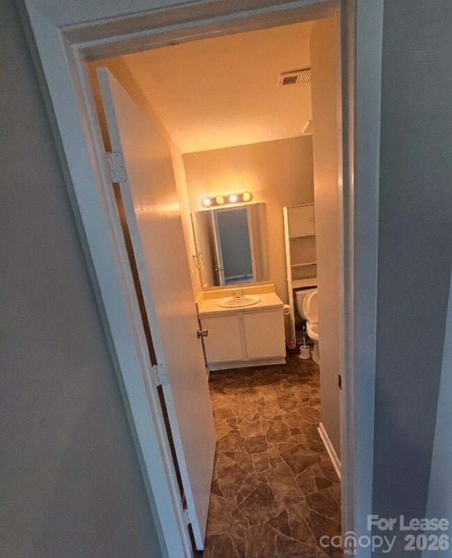 Building Photo - 1652 Eagles Pl