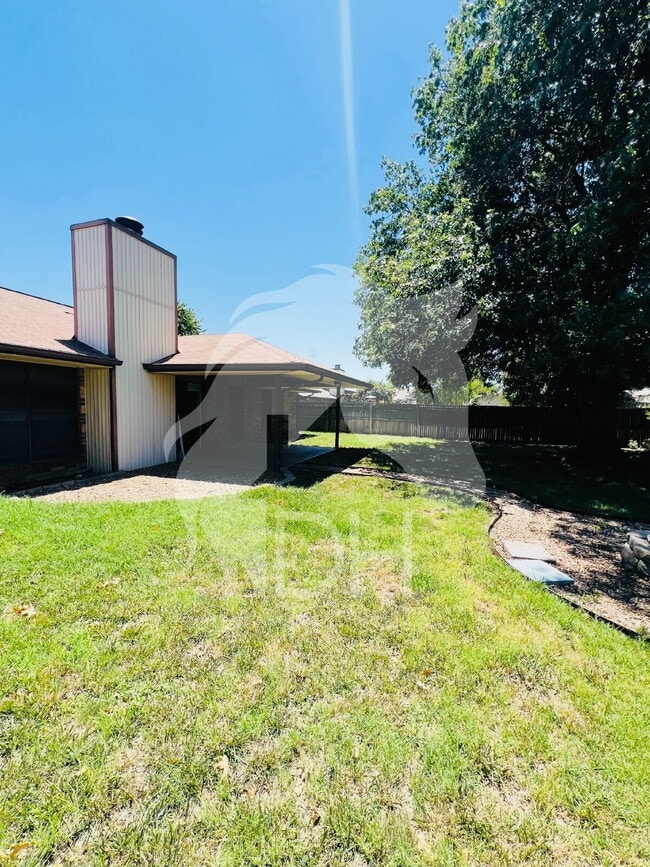 Building Photo - 414 Deer Run