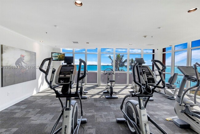Building Photo - 1155 Brickell Bay Dr