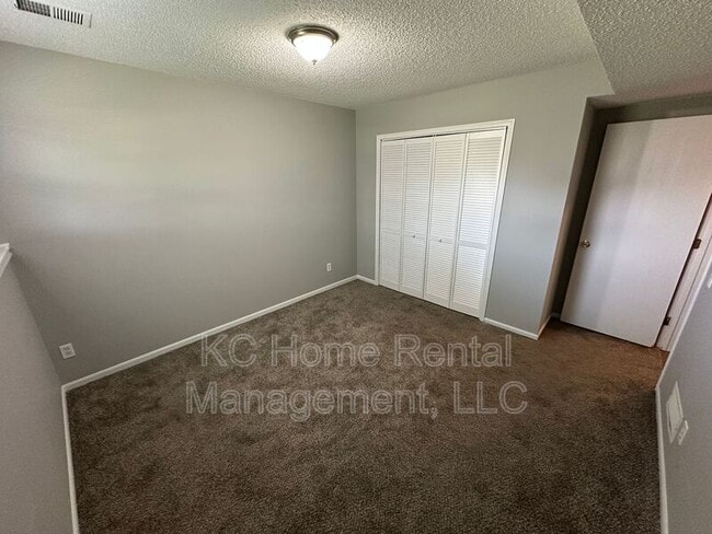 Building Photo - 433 Lee Dr