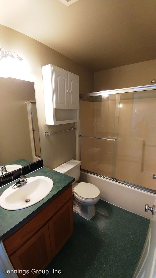 Building Photo - 1527-1527 Lincoln Alley