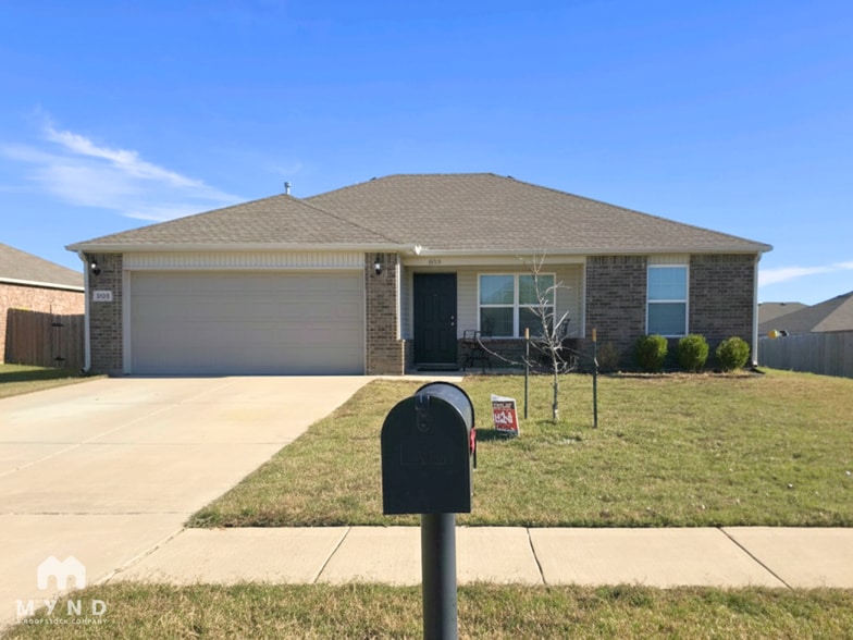 Primary Photo - 1004 N Donald Way