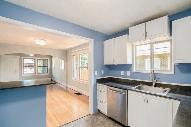 Building Photo - Charming 4Bed/2Bath Bungalow in Highlands