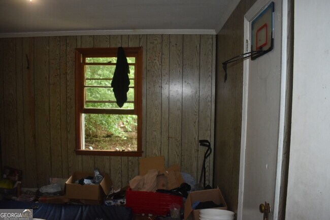Building Photo - 1387 Dewey St