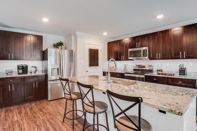 Building Photo - 9059 Bellewood Pl