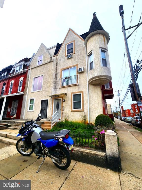 Building Photo - 4043 Spring Garden St