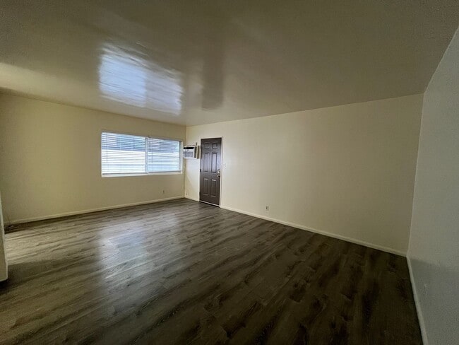Building Photo - MOORPARK (14938) APT