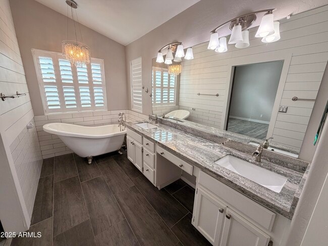 Building Photo - 8461 W Audrey Ln