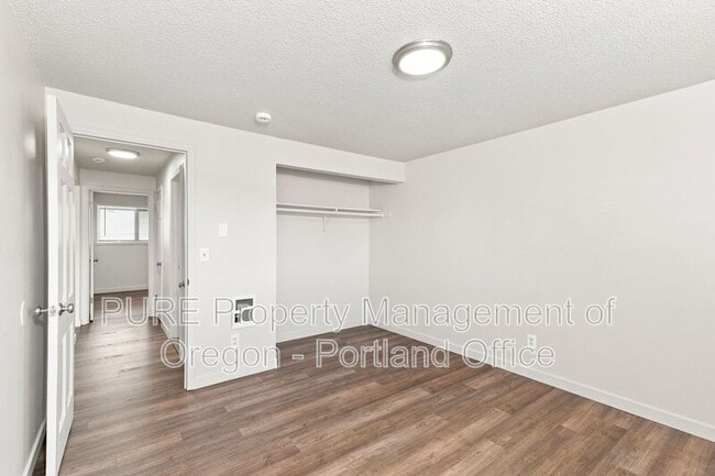 Building Photo - 18411 E Burnside St