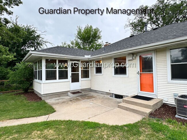 Building Photo - South Minneapolis Single Family Home, Fenc...