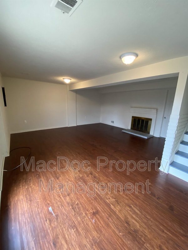 Building Photo - 2331 McClellan Ct