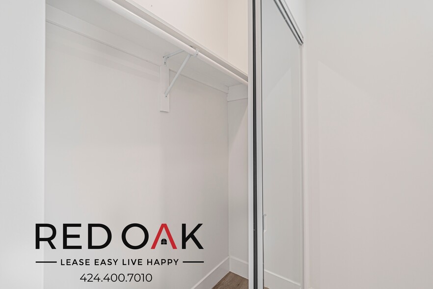 Building Photo - 4592 Riverton Ave