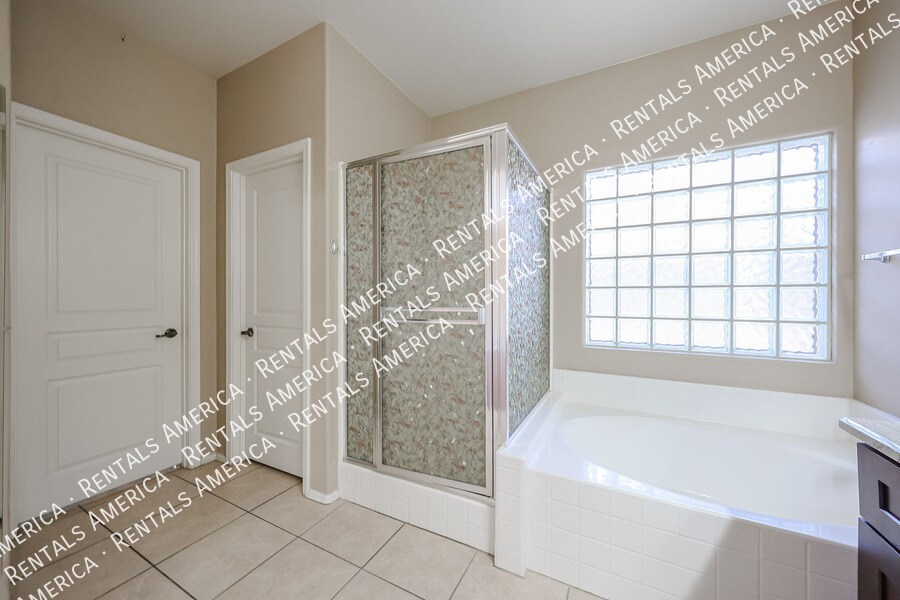 Building Photo - 7414 N 88th Ln