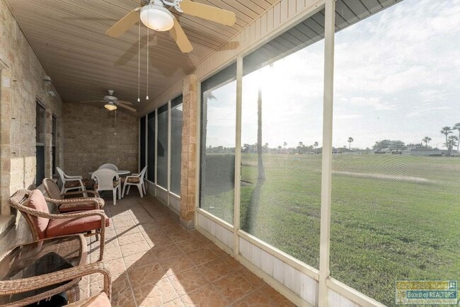 Building Photo - 18 Torrey Pines Dr