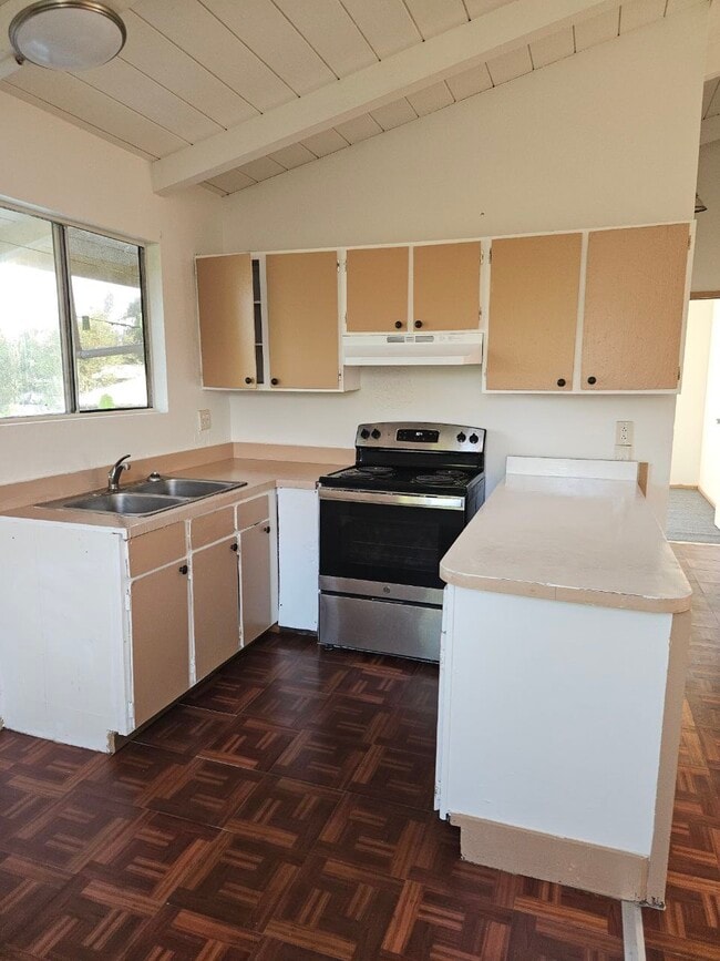 Building Photo - 11-3482-3482 Plumeria St