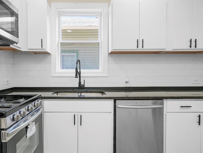 Building Photo - 811 S 7th Ave