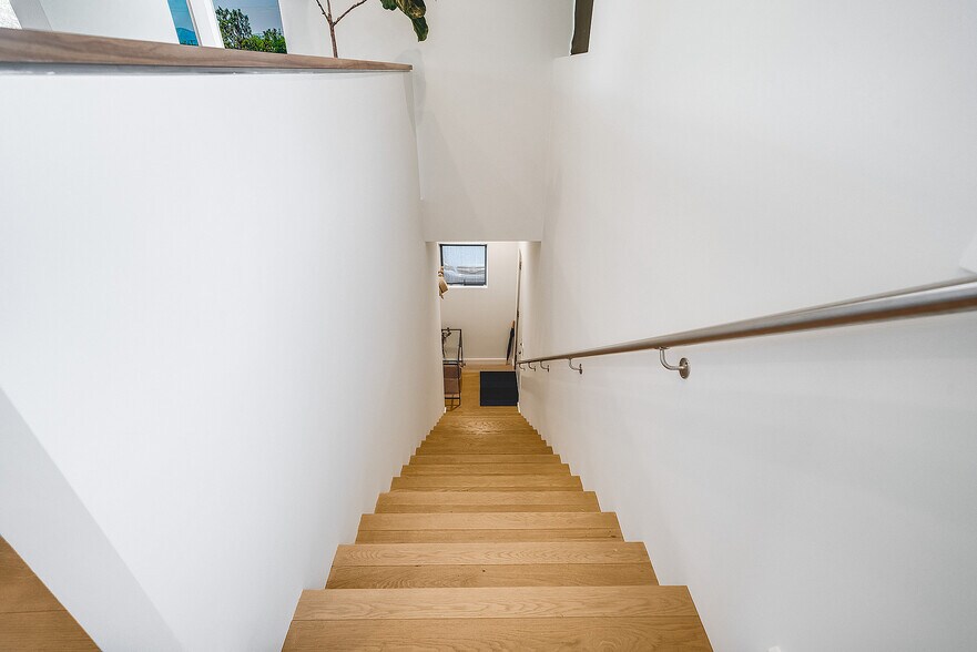 Building Photo - 4539 Beck Ave