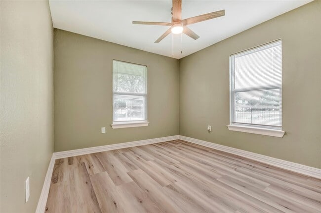 Building Photo - 5955 Bellfort Ave