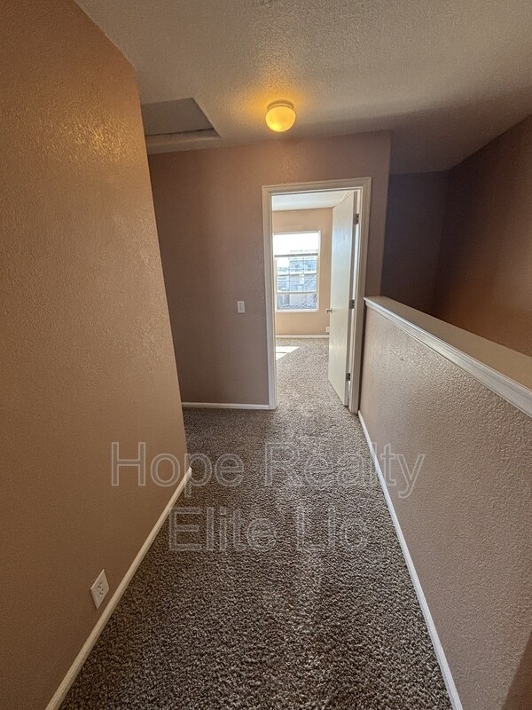 Building Photo - 7640 Fiona Ln