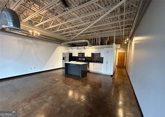 Building Photo - 5200 Peachtree Rd