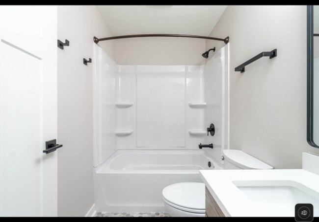 Building Photo - 118 S 53rd St