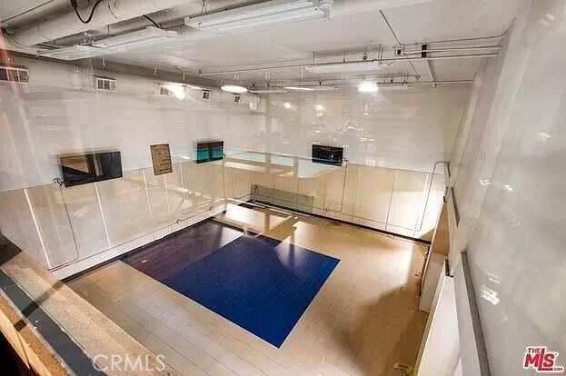 Building Photo - 10982 Roebling Ave