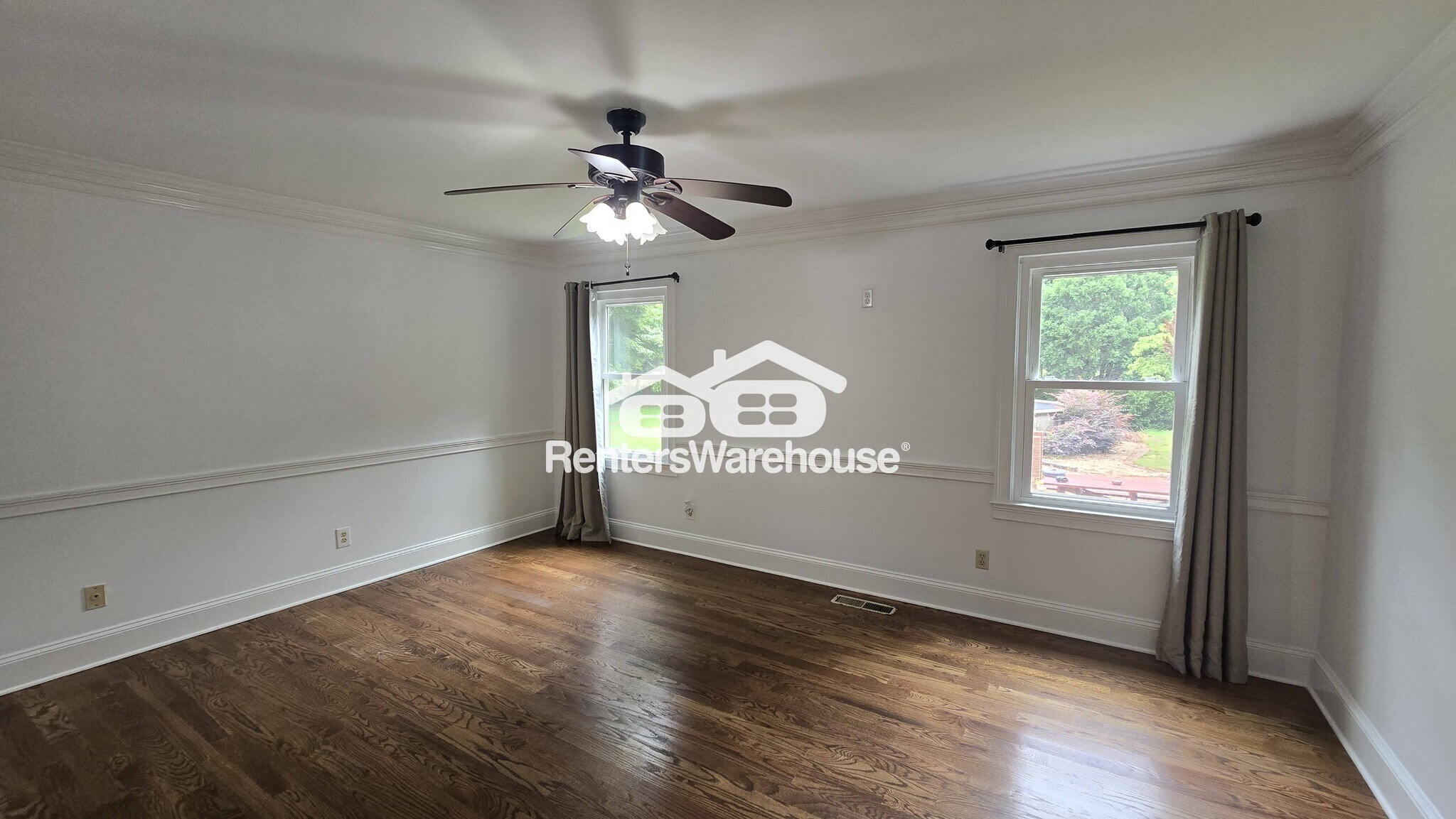 Building Photo - 165 Oak Hill Cir