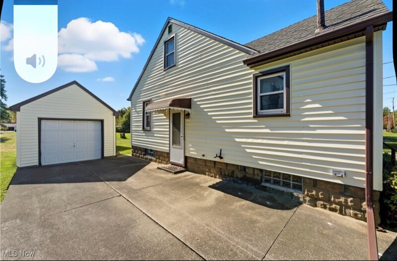 Building Photo - 132 33rd St SE