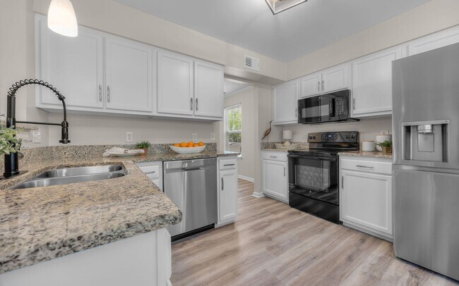 Building Photo - READY NOW!! 4-Bedroom Home w/Attached Garage! Pet Friendly - Fenced Backyard - MUST SEE!