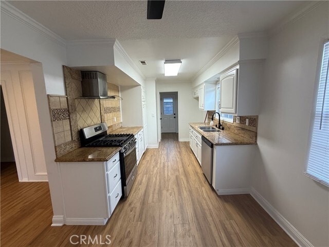Building Photo - 1818 Deserta Dr