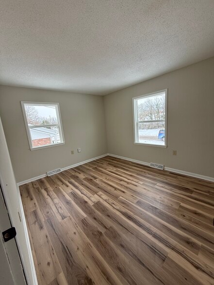 Room 2 - 225 Pleasure Dr