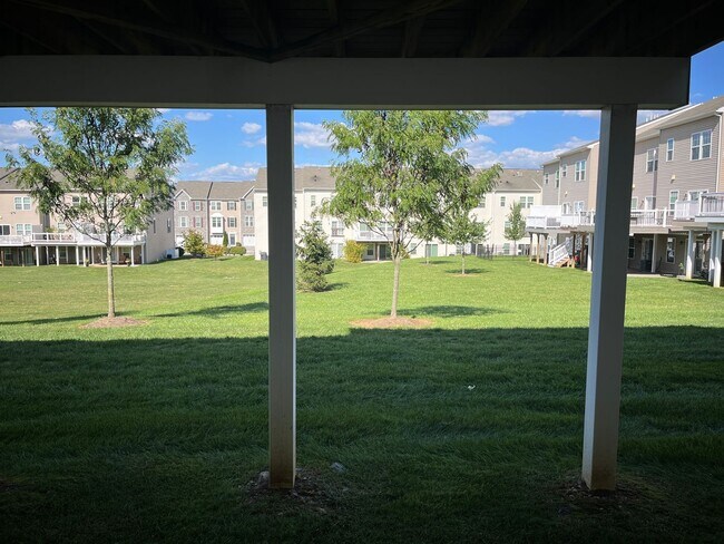 Building Photo - 1253 Elderslie Ln