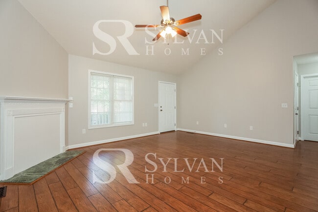 Building Photo - At Last, This Is What You Have Been Searching For!