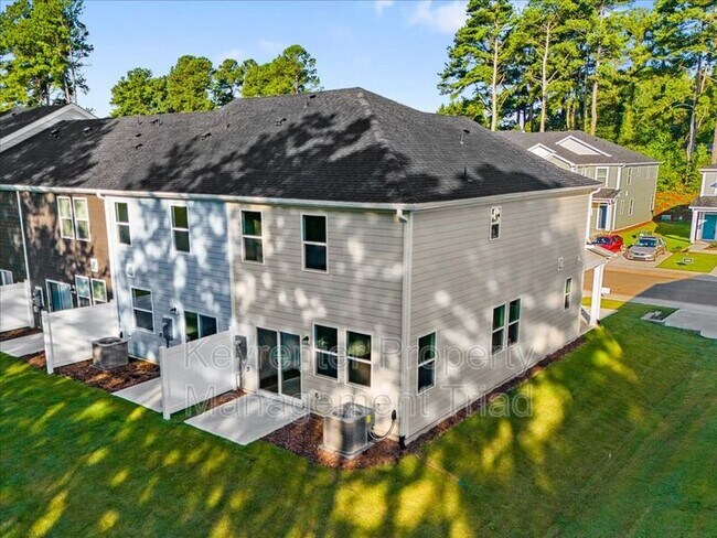 Building Photo - 174 Parker Ln