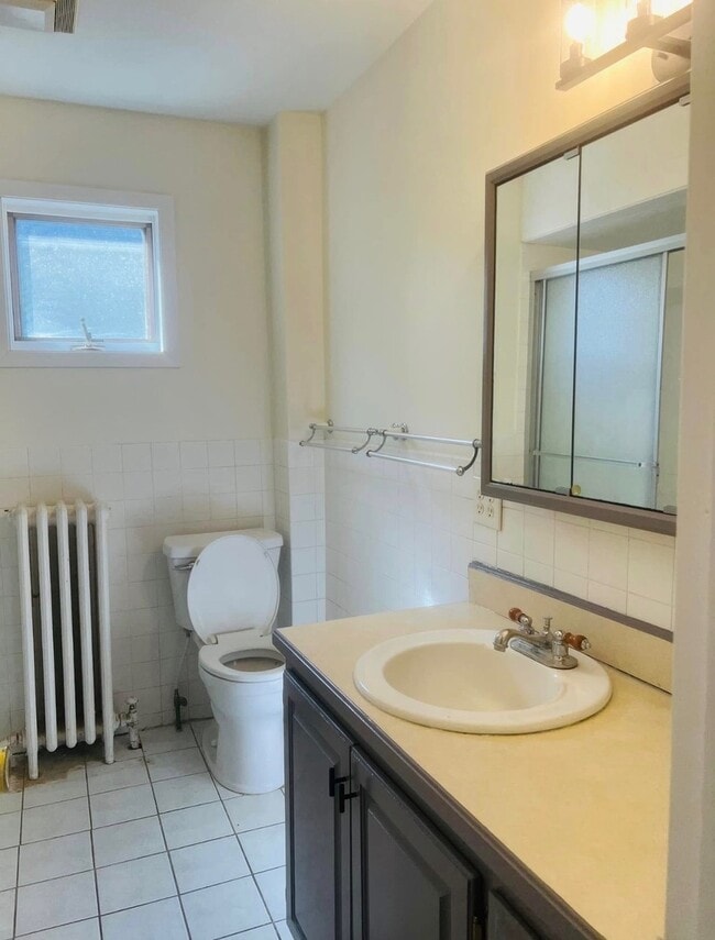 Building Photo - 14 S Jackson St