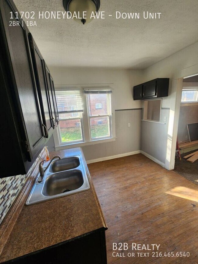 Building Photo - 11702 Honeydale Ave