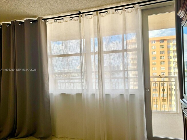 Building Photo - 250 174th St