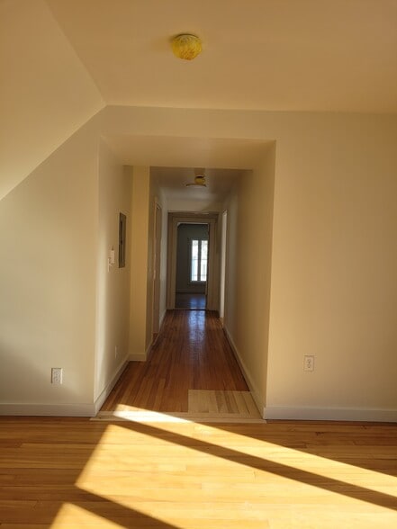 Building Photo - 34 Park St