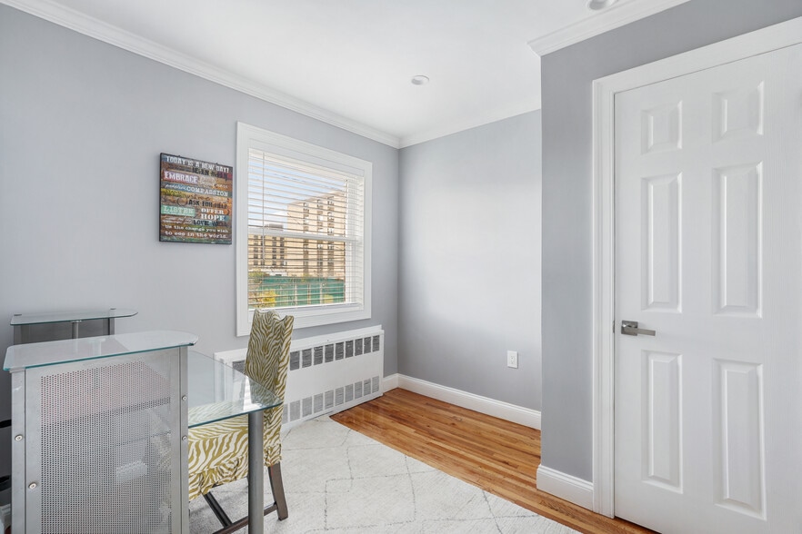 Building Photo - 6312 Beach Channel Dr