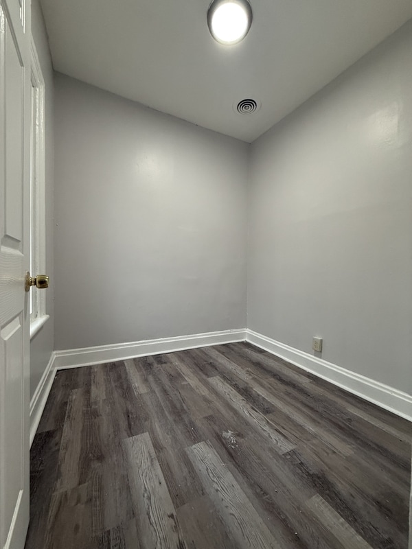 Building Photo - 11 Osborne St