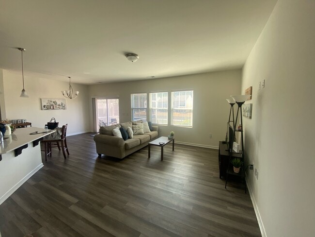 Building Photo - Trivium