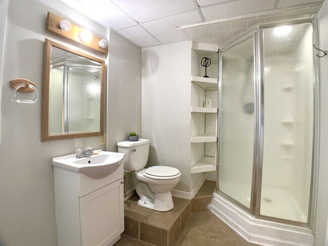 Building Photo - 2707 Dove Ct