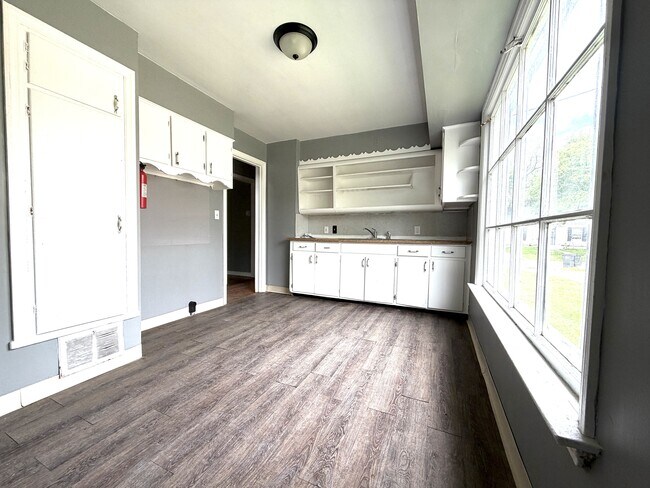 Building Photo - 1486 Lavender Ave