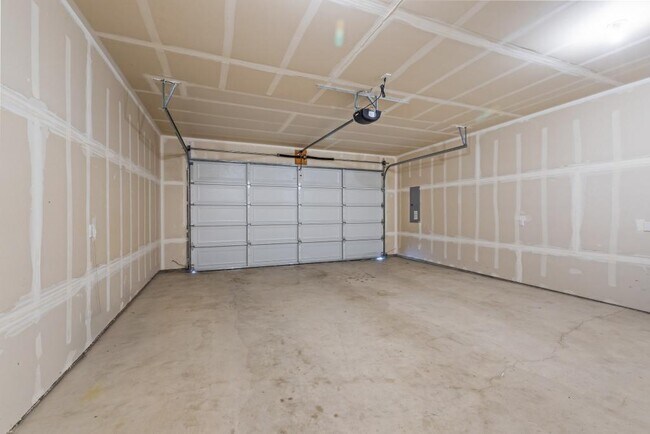 Building Photo - 3807 29th Ave Ct E