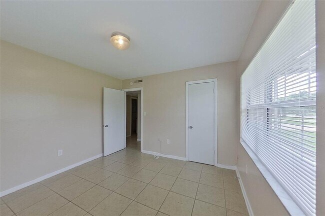 Building Photo - 2441 Healy Dr