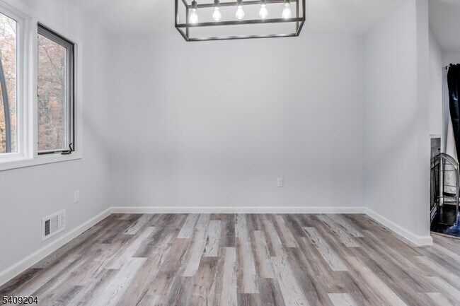 Building Photo - 111 Patriots Rd