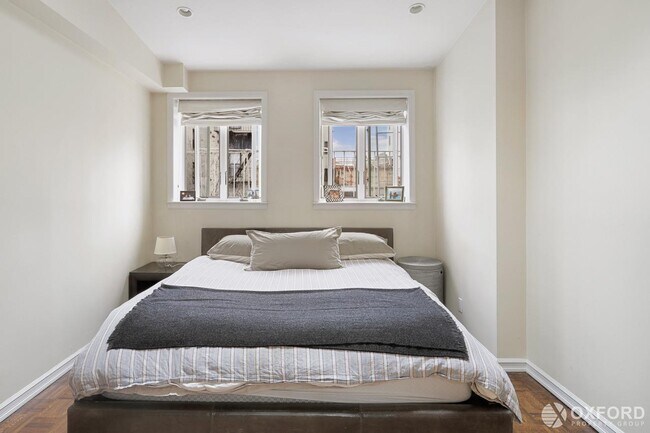 Building Photo - 148 Waverly Place